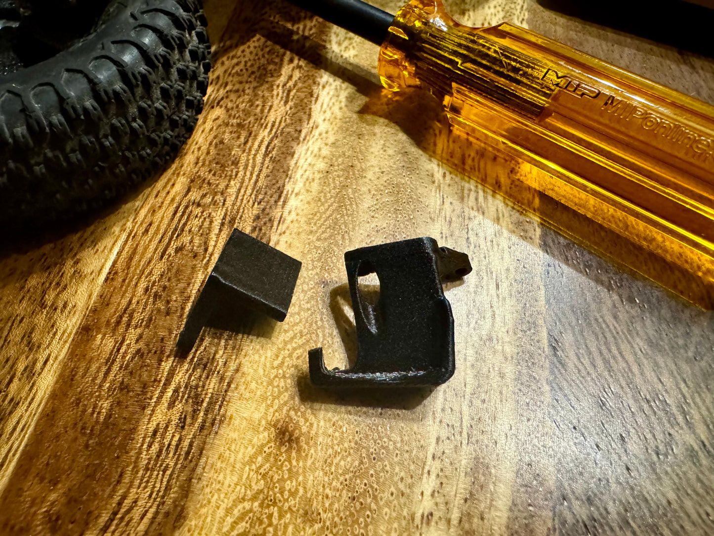 Battery mounts for Hard Park MOA axles