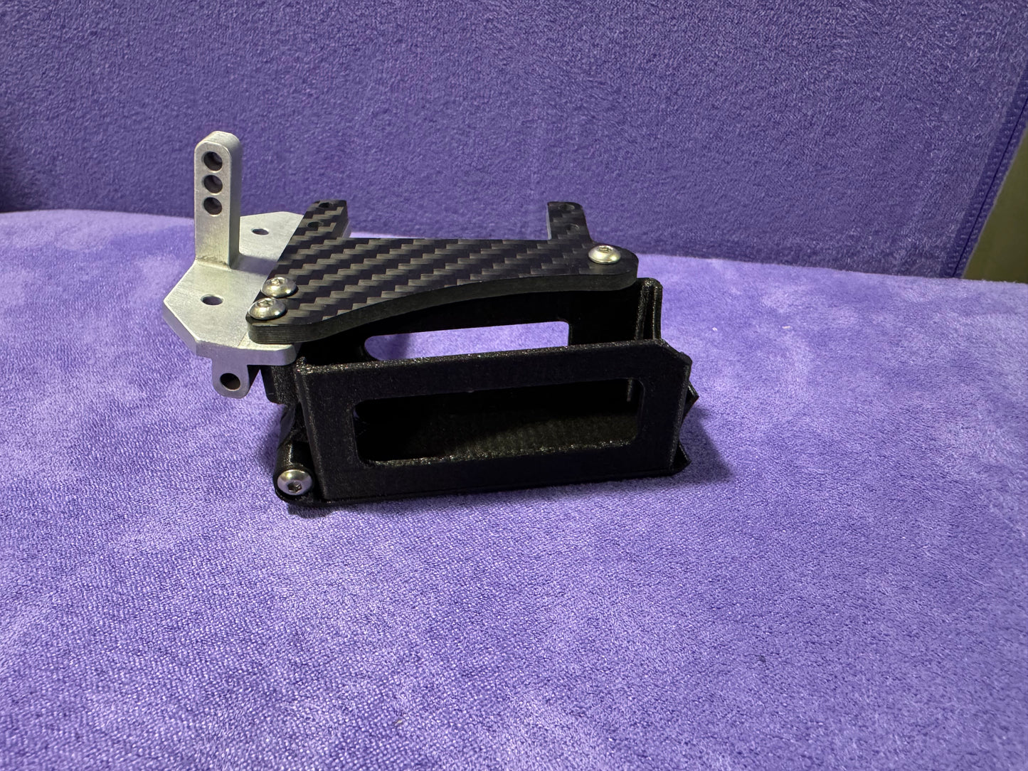 Capra front link mount with battery tray